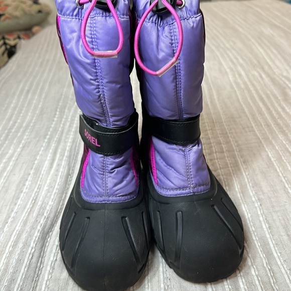 Sorel purple snow boots size 5 - Picture 3 of 8